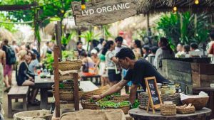 A bustling organic market