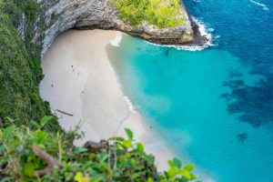 A view of Kelingking Beach from above